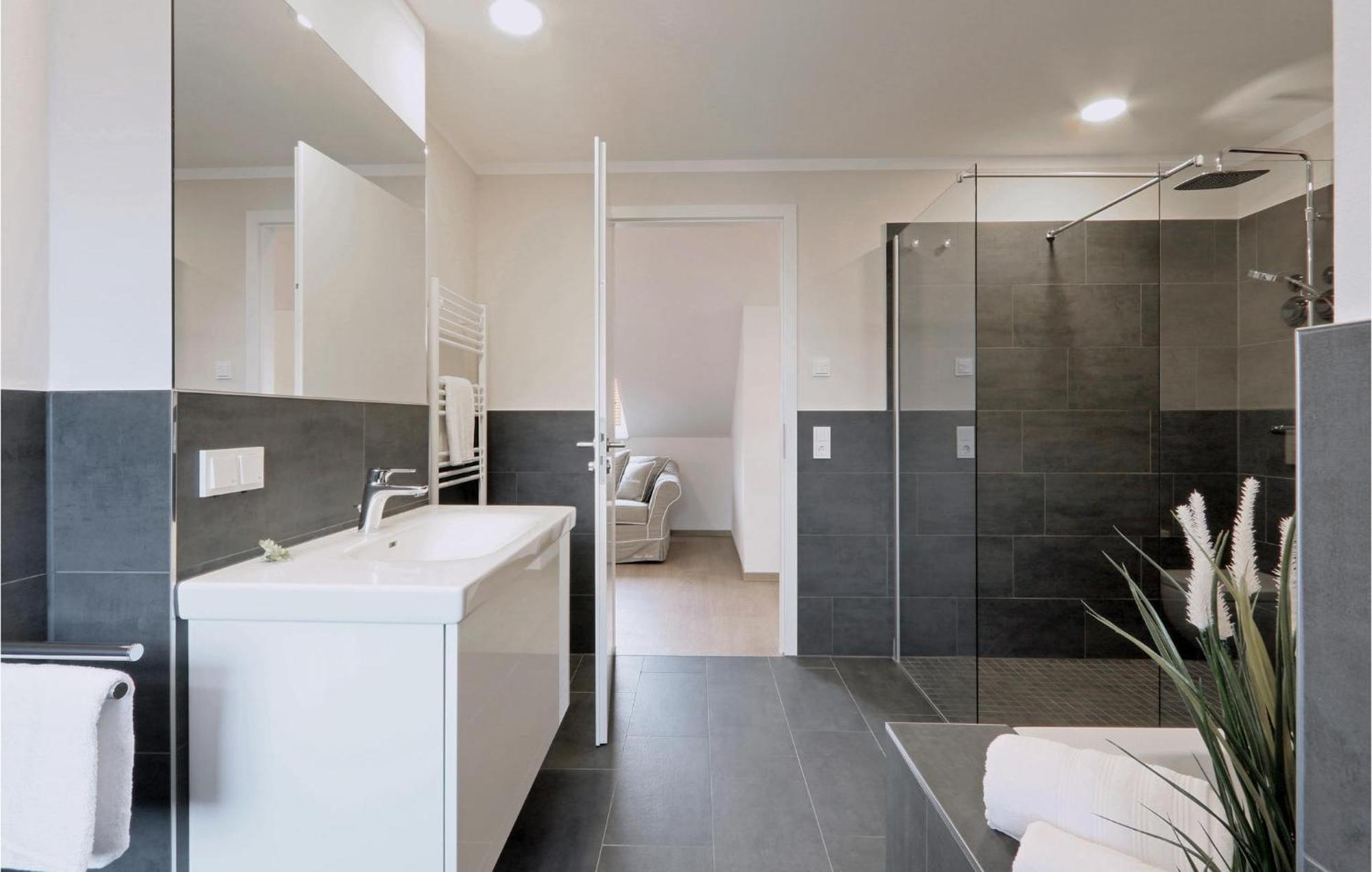 Stunning apartment in Ostseebad Boltenhagen with 1 Bedrooms, Sauna&WiFi Exterior foto